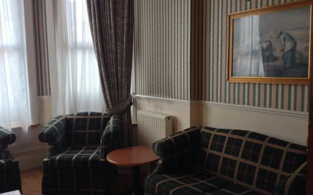Glenlyn Hotel