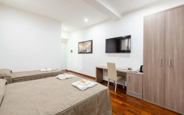 Cheri Luxury Suite