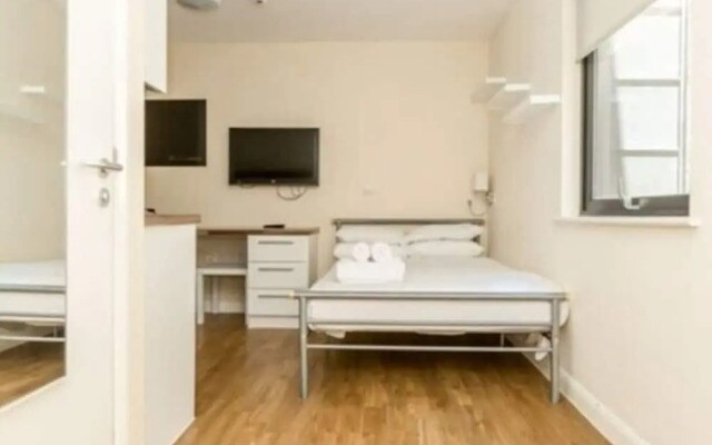 Relax ByMPH-Collection Of 48 Chic Vauxhall Studios