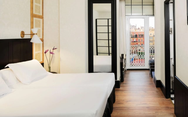 Отель H10 Catalunya Plaza Boutique Hotel
