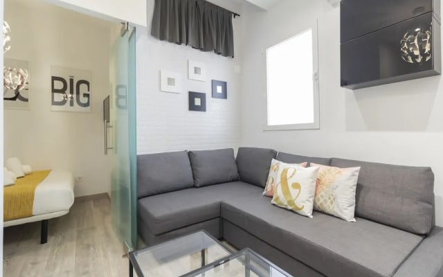 Dobo Homes Ronda De Valencia Apartment
