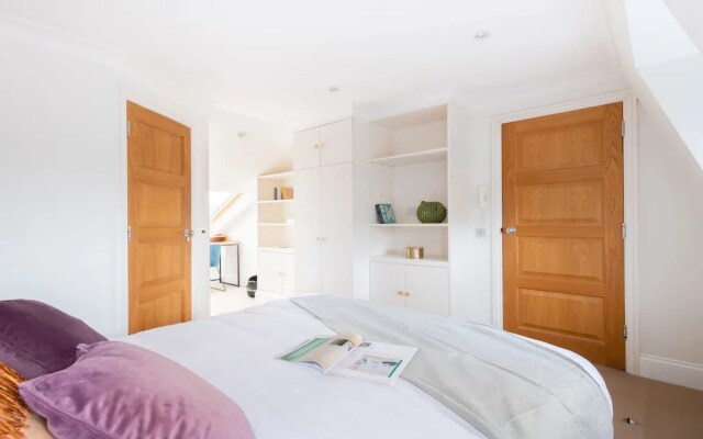 The Fulham Retreat - Bright & Spacious 2BDR with Balcony