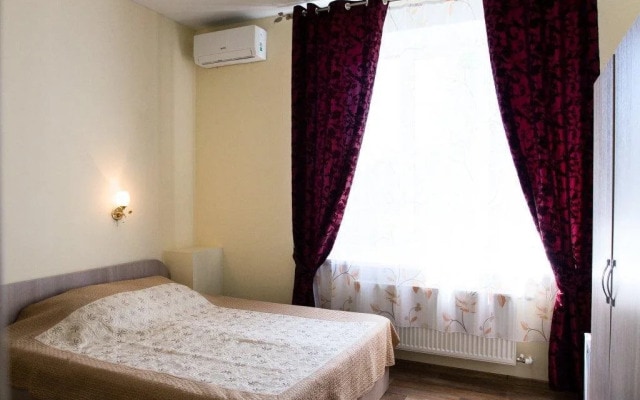 Hotel & Hostel Check Inn