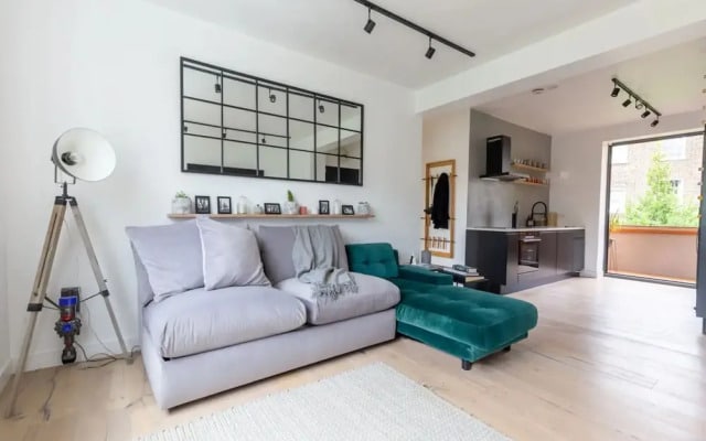 Ultra-modern 1 Bedroom in Angel With Balcony