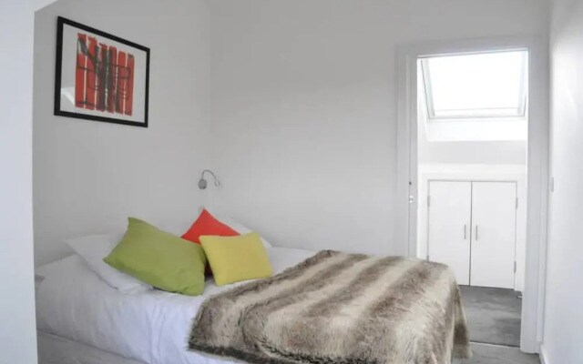 Modern 2 Bedroom Duplex Flat in Balham