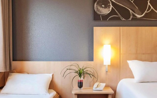 Отель ibis Barcelona Meridiana