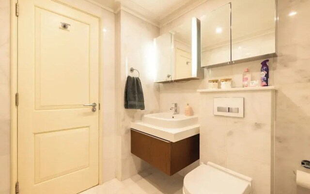Large 4-bed 8-guests W/patio 1841 House Paddington