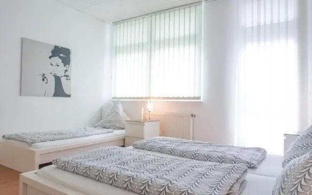 Spacious and modern furnished apartment for 10 guests