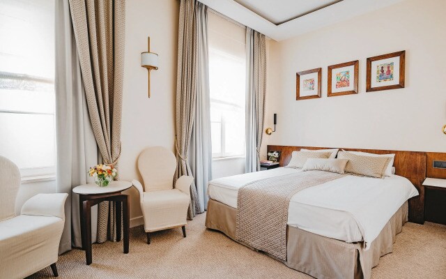 Mamaison Le Regina Boutique Hotel