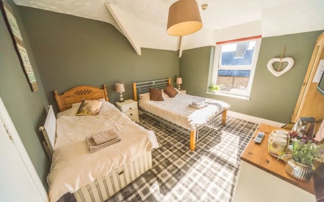 Compton Guest House