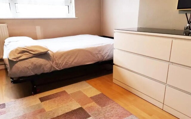 Charming London Town Studio Flat, Tower Bridge