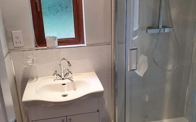 Stunning 2 Bedroom Pet Friendly Lodge