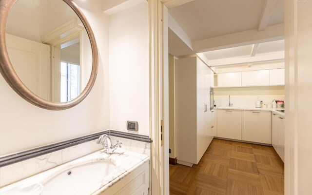 Rental in Rome Borghese Apartment