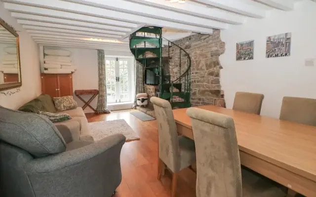 Bear Pit Cottage