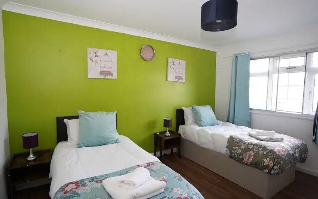 59B Comfortable Home Sleeps 8