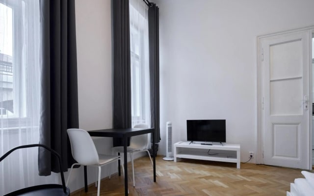 Archibald Flats Prague
