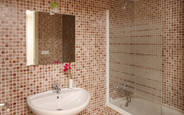 MH Apartments Guell