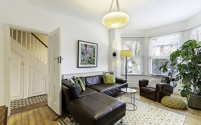 Beautiful Three Bed Abode Near Dollis Hill