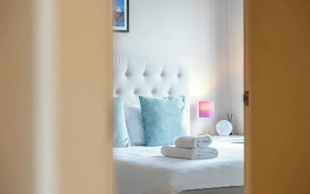Peaceful Putney Apartment by Underthedoormat, London