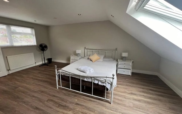 Relax & Recharge Two Bed Apartment - Family Friendly