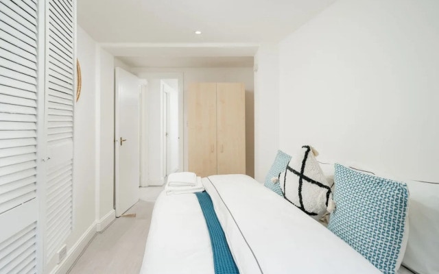 Russell Sq Suite 2 Bed Apartment
