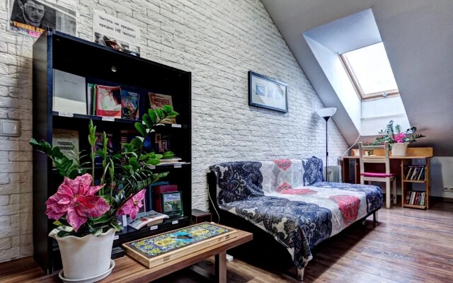 Roof Hostel (Руф Хостел)