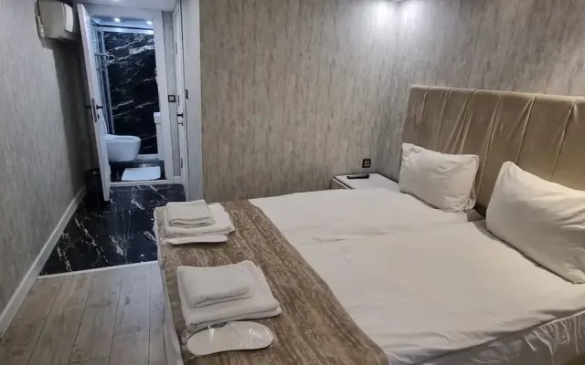 Diamond Pruva Hotel