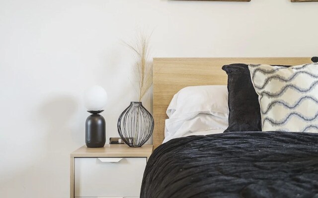 Modern Pet Friendly Apartment by MSS
