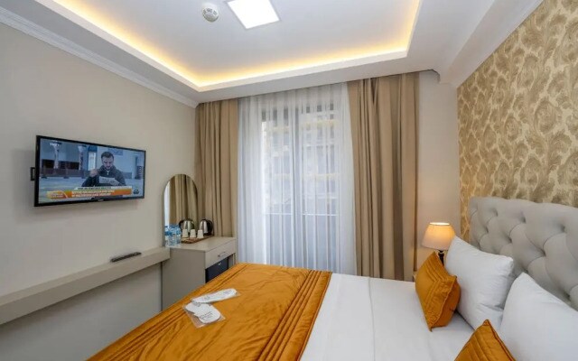 Skystar Deluxe Hotel
