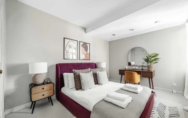 Chic Flat With Stunning City Views