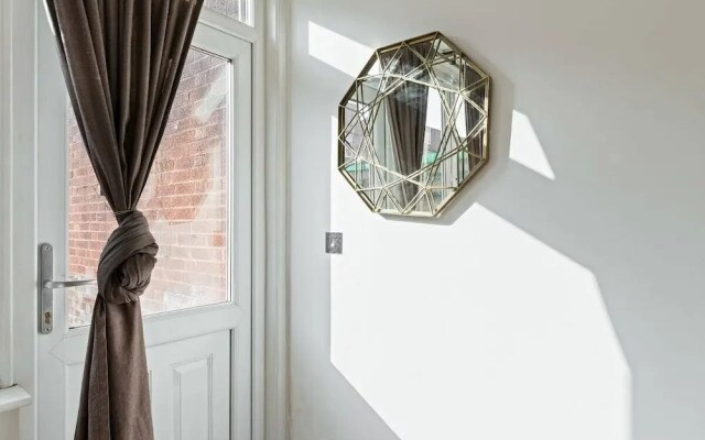 Beautiful Studio W/patio Near London Bridge