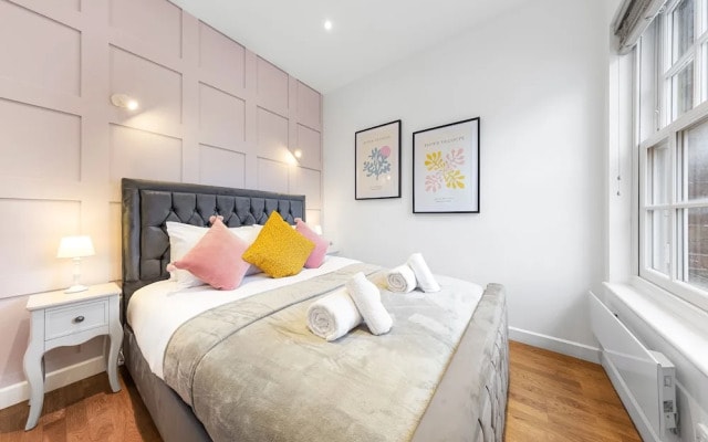 Stunning 1 Bed Apartment Near Heathrow London