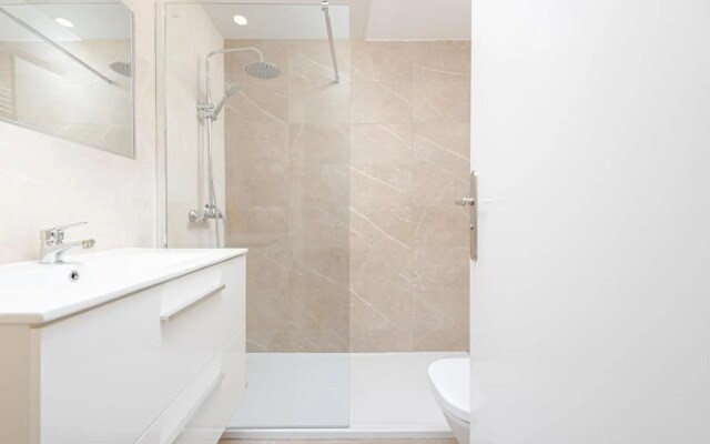 Francisco Remiro Fabulous Furnished Apartments in Guindalera