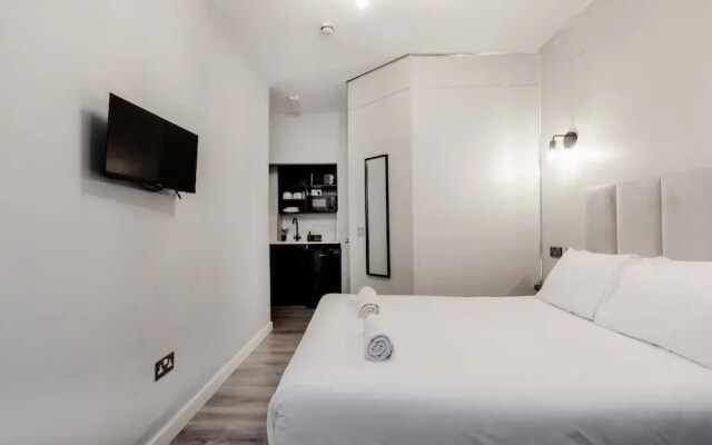 Britannia Hyde Park Hotel By PLI