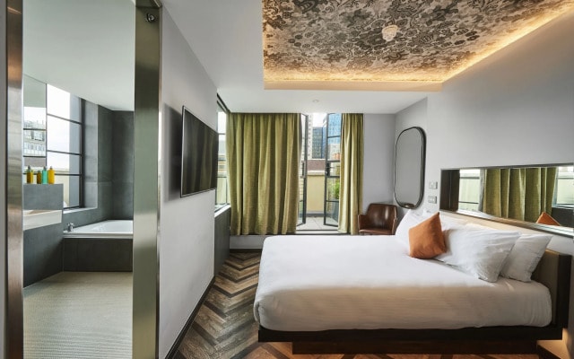 New Road Hotel