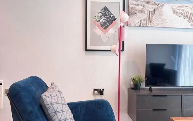 City Centre - 2-bed High Rise Apartment - Sleeps 4