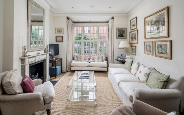Exceptional 4-bed house right by Battersea Park