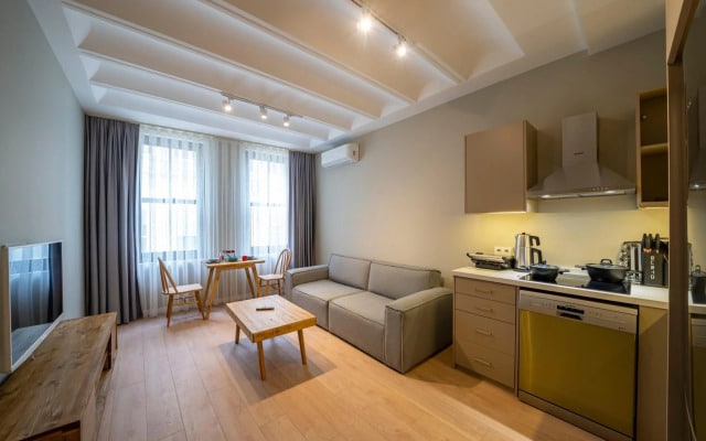 Historic 1 Bedroom Galata Apt-Heart of Istanbul Kuledibi 2