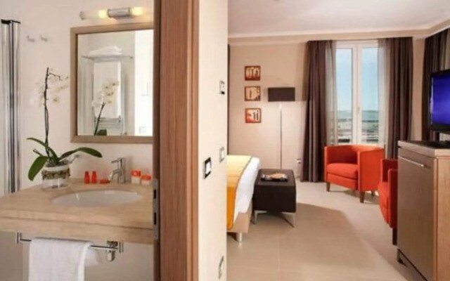 Hotel Tiber Rooftop & Wellness