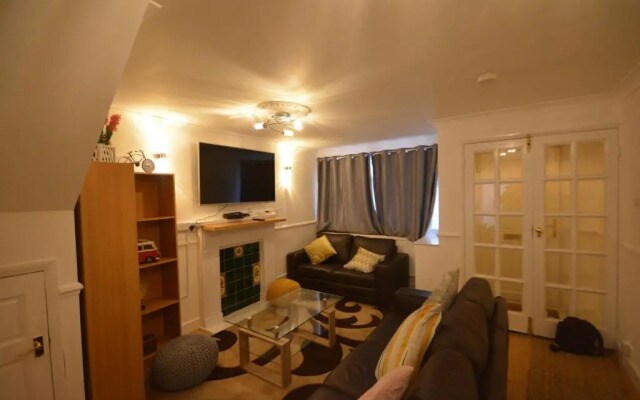 Five bedroom Townhouse Near Excel Exhibition Centre