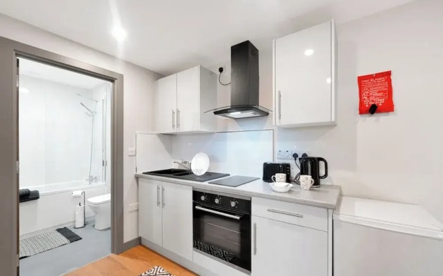 Studio Apartment in London - Ilford, East London