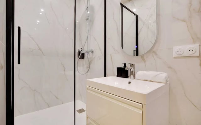 Charming Apt - AC - 2br/6p - Near Bastille
