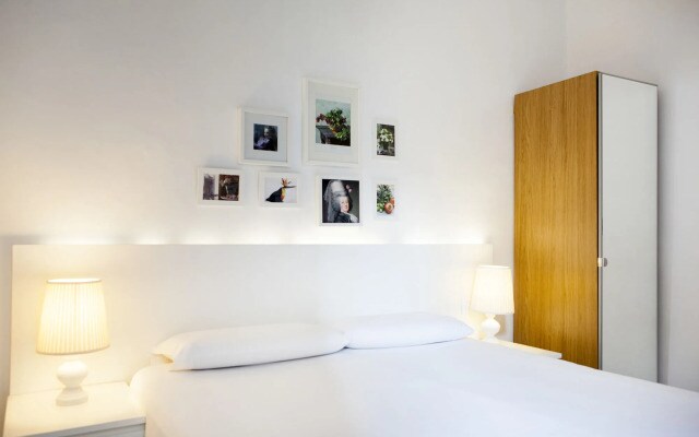 Las Ramblas Pasaje Bacardi Apartments