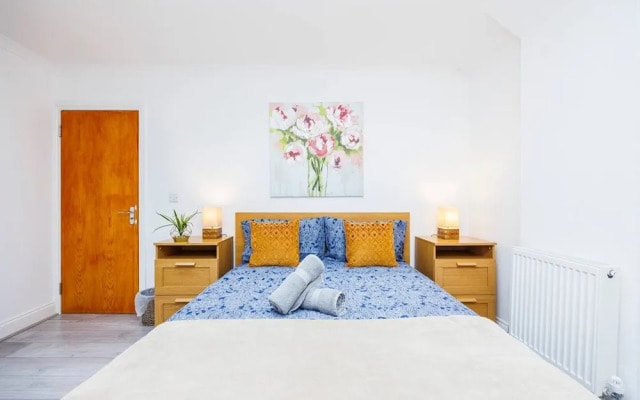 3 Bed 3 Bathroom Flat in Kensington A