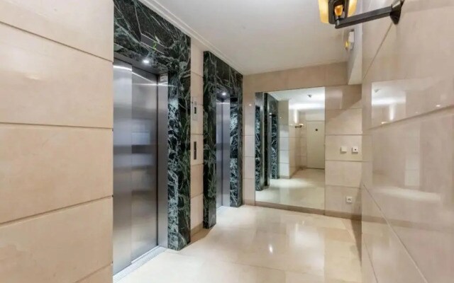 Beautiful Modern Fully Furnished Studio