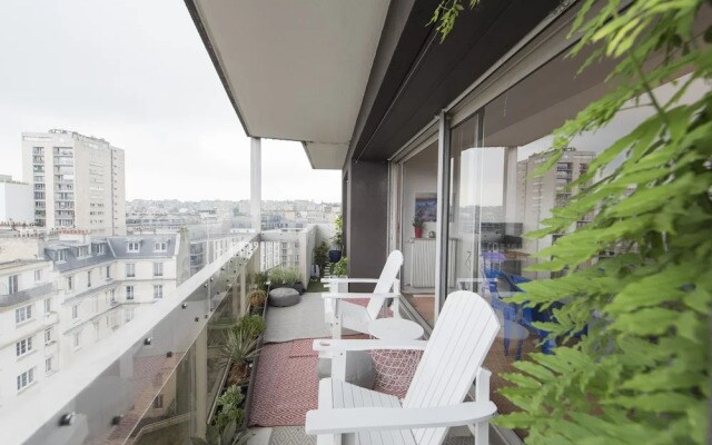 Home comforts by the Eiffel Tower