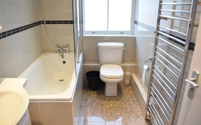 Spacious 3 Bedroom Flat in Covent Garden