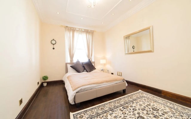Excel Apartments Hyde Park