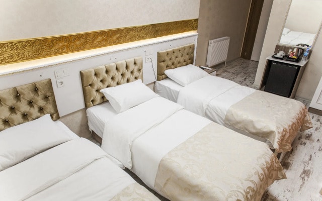 White Palace Hotel