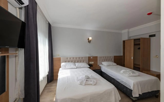 Metro Hotel